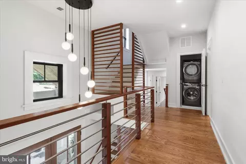 Entry Way - 5921 Chesterbrook Rd, Mclean, VA 22101 photo 9 of 20