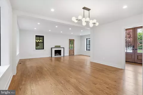 Living - 5921 Chesterbrook Rd, Mclean, VA 22101 photo 3 of 9