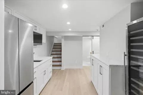 Entry Way - 5921 Chesterbrook Rd, Mclean, VA 22101 photo 18 of 20