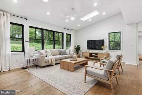 Living - 5921 Chesterbrook Rd, Mclean, VA 22101 photo 6 of 9