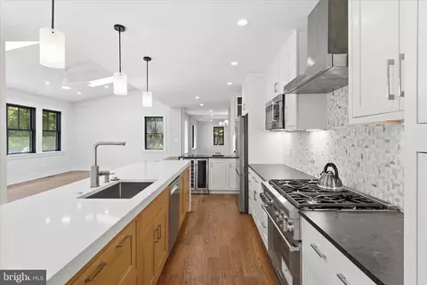 Kitchen - 5921 Chesterbrook Rd, Mclean, VA 22101 photo 4 of 5