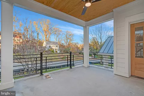 Exterior - 5921 Chesterbrook Rd, Mclean, VA 22101 photo 10 of 15