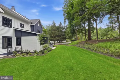 Exterior - 5921 Chesterbrook Rd, Mclean, VA 22101 photo 15 of 15
