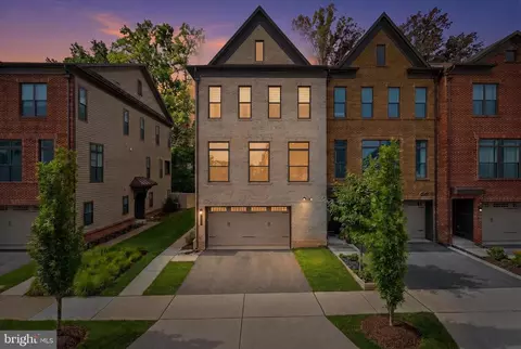 12277 Sweet Willow Ln, Fairfax, VA 22030