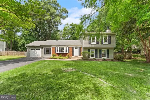 12412 Kings Lake Dr, Reston, VA 20191