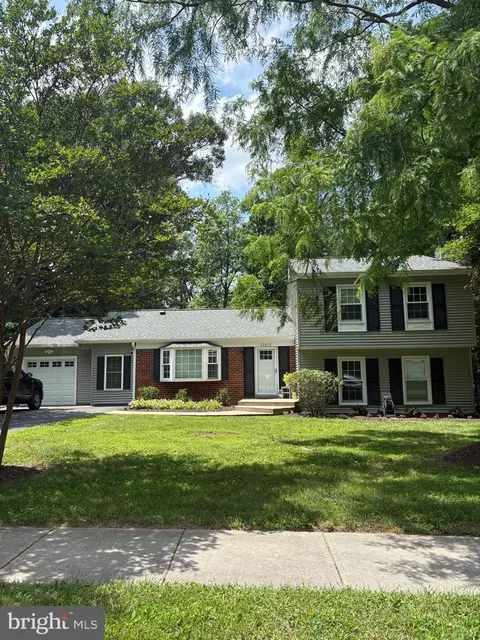 12412 Kings Lake Dr, Reston, VA 20191