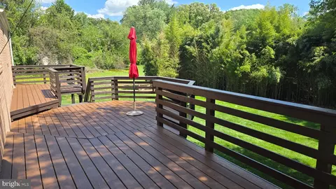 Exterior - 1335 Macbeth St, Mclean, VA 22102 photo 7 of 12