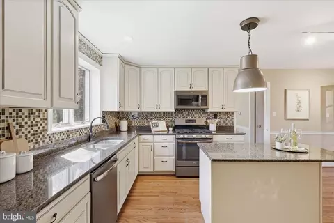 Kitchen - 1335 Macbeth St, Mclean, VA 22102 photo 5 of 5