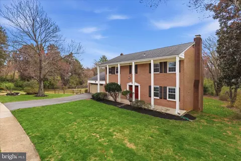 Exterior - 1335 Macbeth St, Mclean, VA 22102 photo 4 of 12