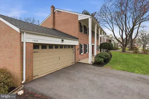 Exterior - 1335 Macbeth St, Mclean, VA 22102 photo 5 of 12