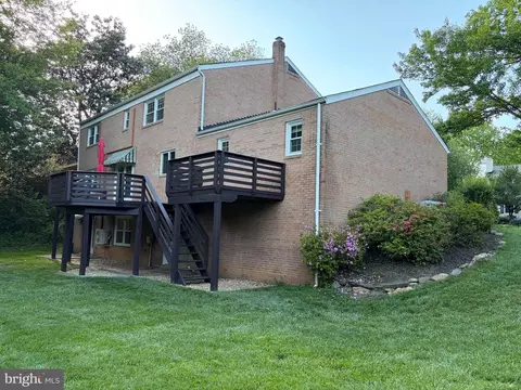 Exterior - 1335 Macbeth St, Mclean, VA 22102 photo 10 of 12