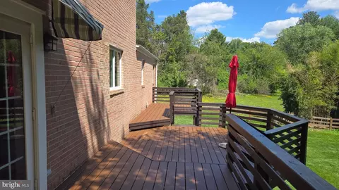 Exterior - 1335 Macbeth St, Mclean, VA 22102 photo 8 of 12
