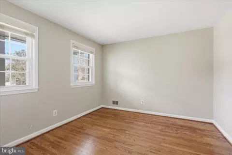 Bedroom - 1335 Macbeth St, Mclean, VA 22102 photo 4 of 5