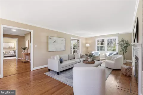 Living - 1335 Macbeth St, Mclean, VA 22102 photo 6 of 8