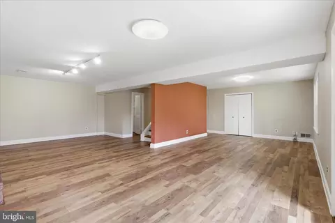 Living - 1335 Macbeth St, Mclean, VA 22102 photo 7 of 8