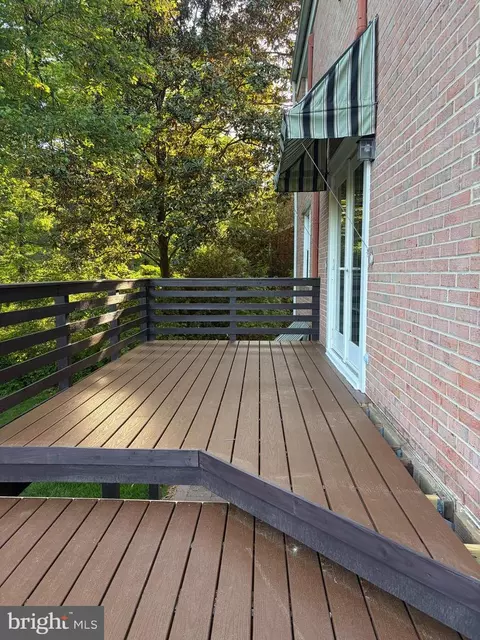 Exterior - 1335 Macbeth St, Mclean, VA 22102 photo 6 of 12