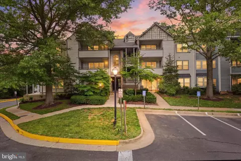 7703 Lafayette Forest Dr #24, Annandale, VA 22003