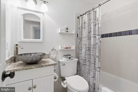 Bath - 9032 Rosewall Ct, Springfield, VA 22152 photo 1 of 3