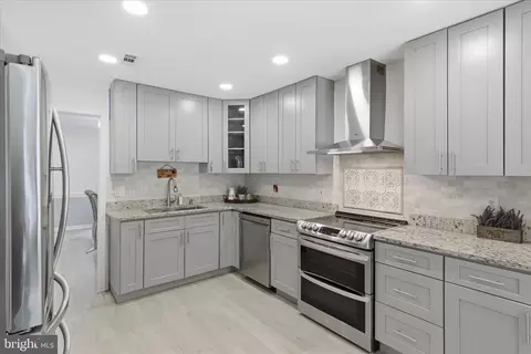 Kitchen - 9032 Rosewall Ct, Springfield, VA 22152 photo 4 of 5