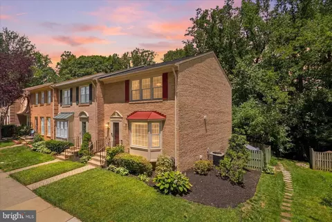 9032 Rosewall Ct, Springfield, VA 22152