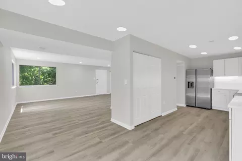 Entry Way - 10669 Spring Oak Ct, Burke, VA 22015 photo 1 of 3