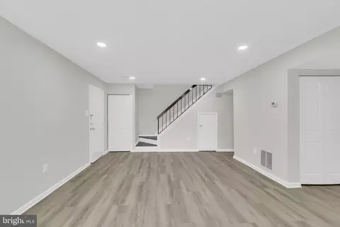 Living - 10669 Spring Oak Ct, Burke, VA 22015 photo 3 of 3