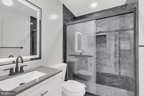Bath - 10669 Spring Oak Ct, Burke, VA 22015 photo 2 of 3