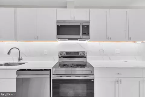 Kitchen - 10669 Spring Oak Ct, Burke, VA 22015 photo 1 of 3