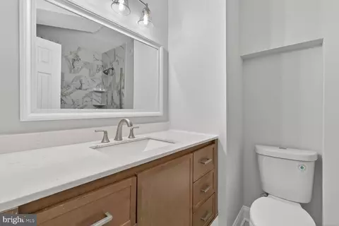 Bath - 8109 Carrick Ln, Springfield, VA 22151 photo 1 of 2
