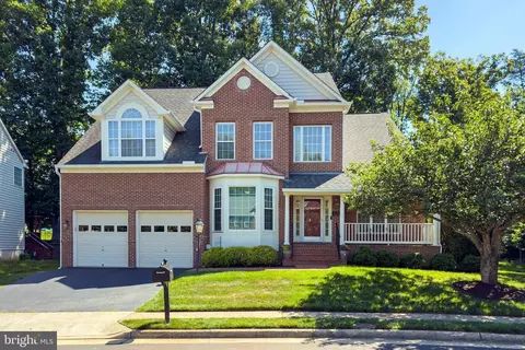 6251 Rolling Spring Ct, Springfield, VA 22152