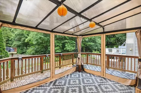 Exterior - 7408 Spring Tree Dr, Springfield, VA 22153 photo 5 of 11