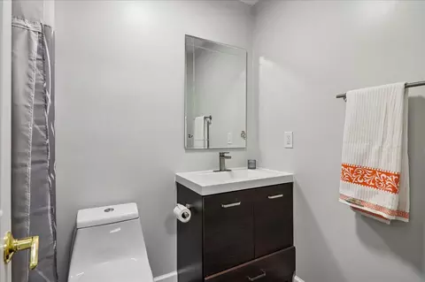 Bath - 7408 Spring Tree Dr, Springfield, VA 22153 photo 4 of 7