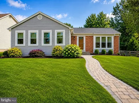 15204 General Stevens Ct, Chantilly, VA 20151