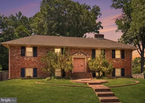 1104 Alden Rd, Alexandria, VA 22308
