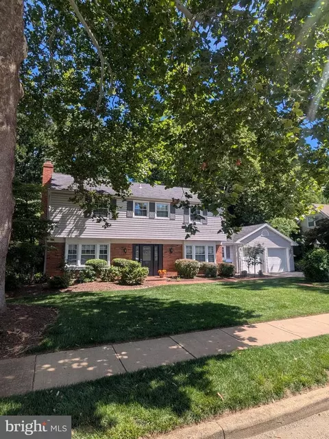 12830 Mount Royal Ln, Fairfax, VA 22033