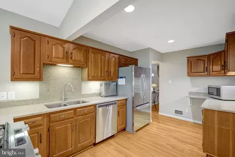 Kitchen - 8640 Victoria Rd, Springfield, VA 22151 photo 3 of 4