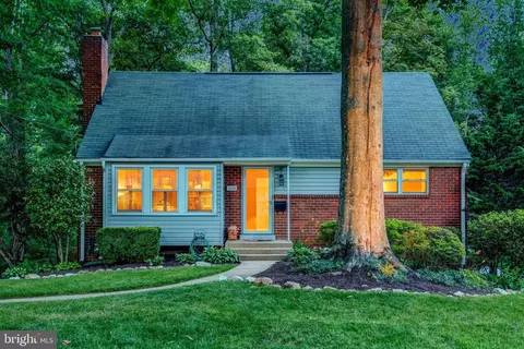 8640 Victoria Rd, Springfield, VA 22151