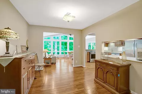 Entry Way - 8640 Victoria Rd, Springfield, VA 22151 photo 5 of 6