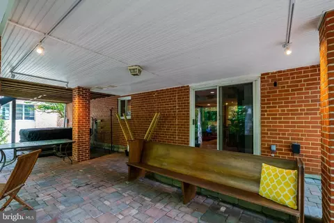 Exterior - 8640 Victoria Rd, Springfield, VA 22151 photo 16 of 22