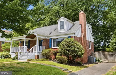 Exterior - 1904 Poole Ln, Mclean, VA 22101 photo 5 of 5