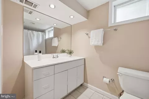 Bath - 1904 Poole Ln, Mclean, VA 22101 photo 2 of 2