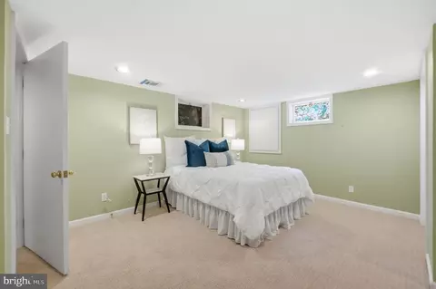 Bedroom - 1904 Poole Ln, Mclean, VA 22101 photo 6 of 6