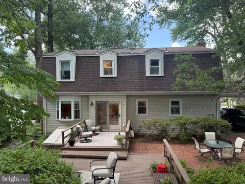 8715 Arley Dr, Springfield, VA 22153 photo 3