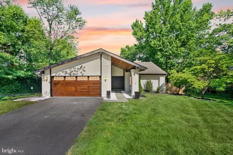 7807 Mulberry Bottom Ln, Springfield, VA 22153