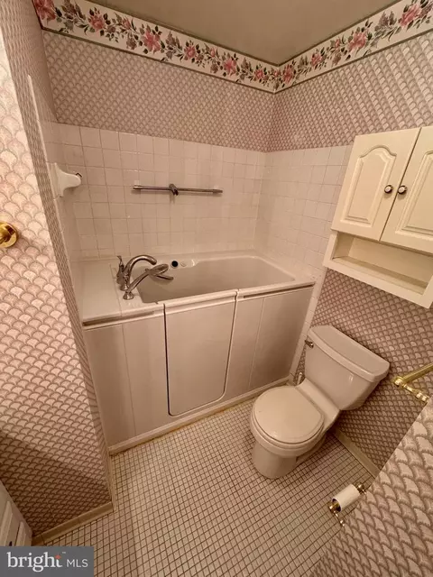 Bath - 8016 Rockwood Ct, Springfield, VA 22153 photo 1 of 3