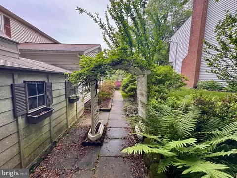 Exterior - 8016 Rockwood Ct, Springfield, VA 22153 photo 10 of 14