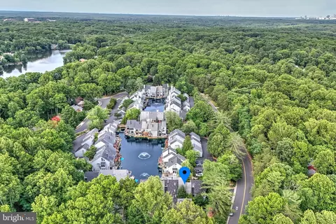 View/Area - 11172 Glade Dr, Reston, VA 20191 photo 3 of 8