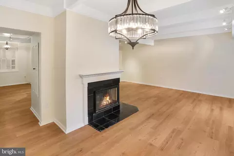 Living - 11172 Glade Dr, Reston, VA 20191 photo 2 of 6
