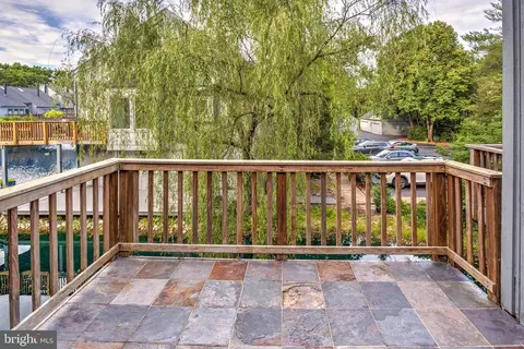 Exterior - 11172 Glade Dr, Reston, VA 20191 photo 6 of 12