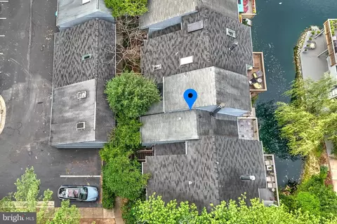 View/Area - 11172 Glade Dr, Reston, VA 20191 photo 4 of 8